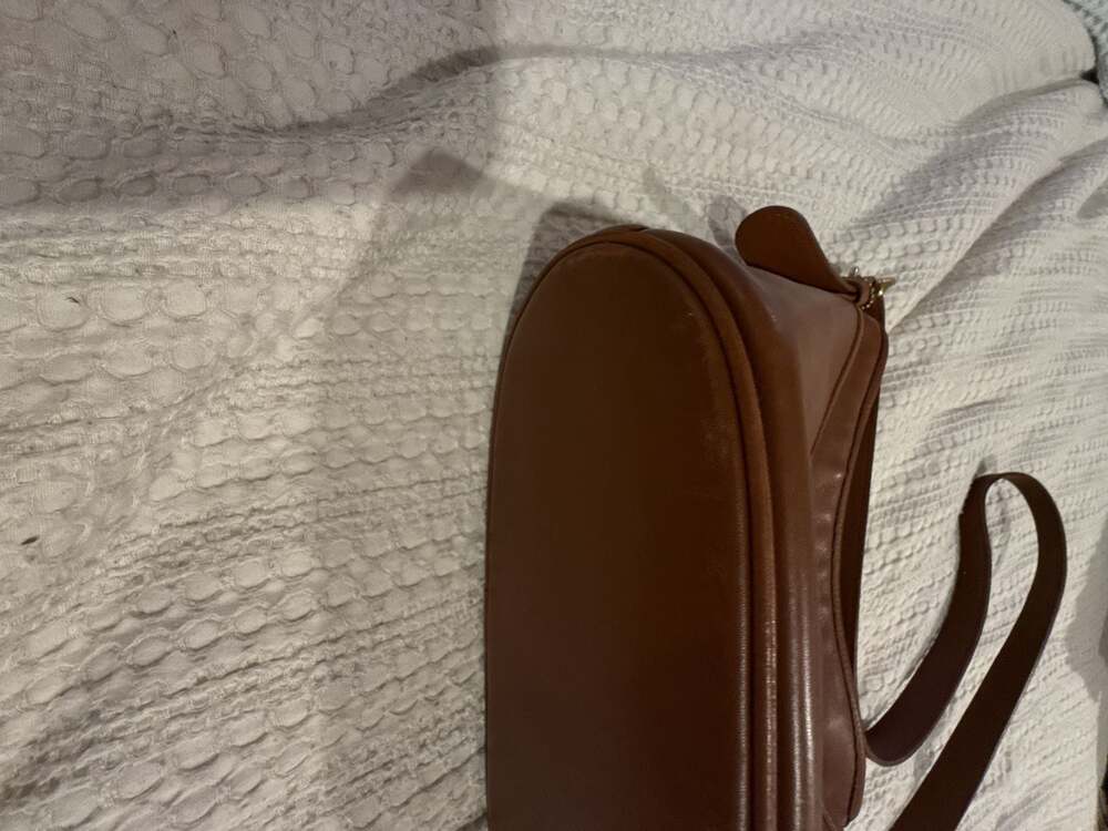 Vintage Coach Leather Shoulder Bag in British Tan - Picture 10 of 12